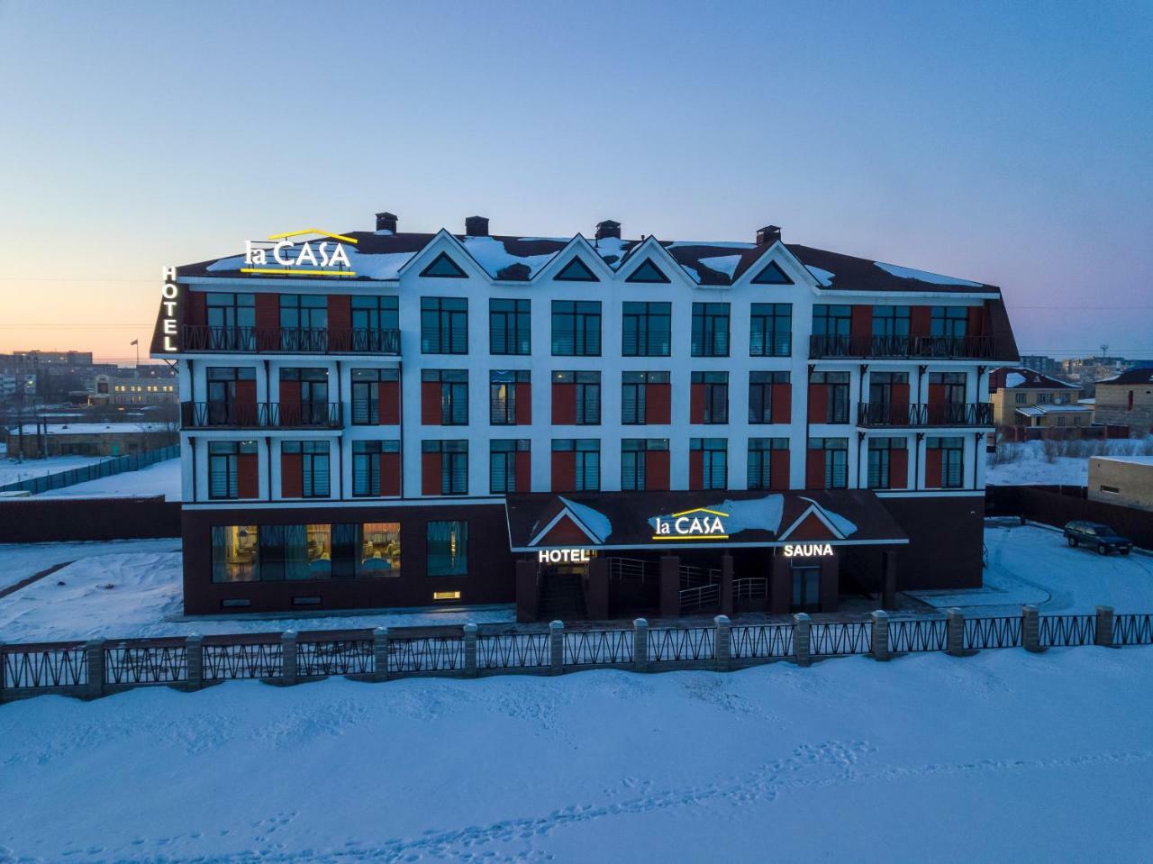 Lacasa Hotel Karagandy Buitenkant foto